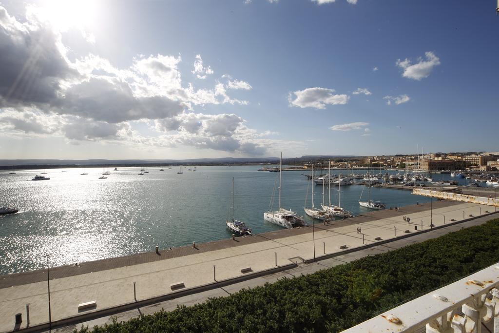 Ortigia Camere Con Vista Da Giulio B&B Syracuse Exterior foto
