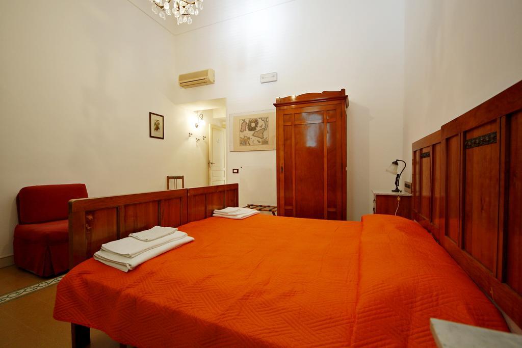 Ortigia Camere Con Vista Da Giulio B&B Syracuse Exterior foto