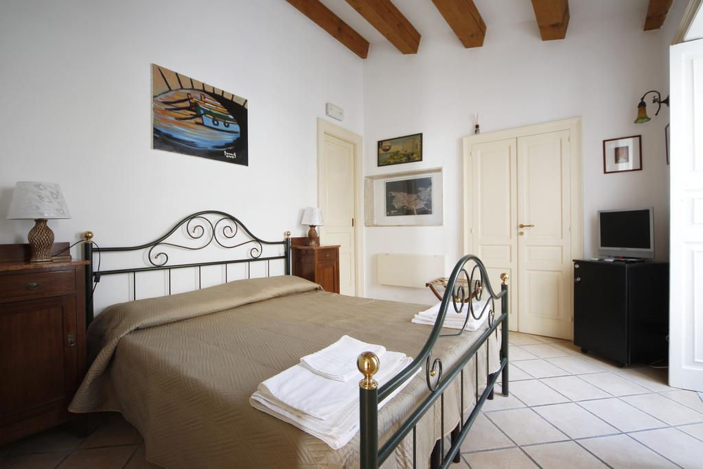 Ortigia Camere Con Vista Da Giulio B&B Syracuse Exterior foto