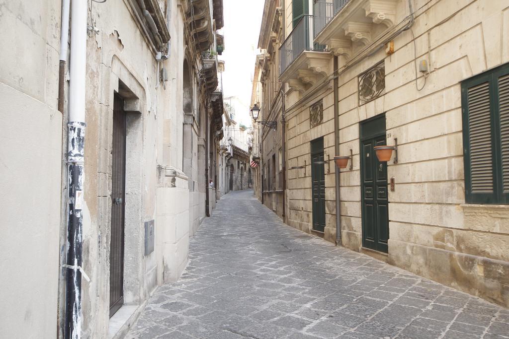 Ortigia Camere Con Vista Da Giulio B&B Syracuse Exterior foto