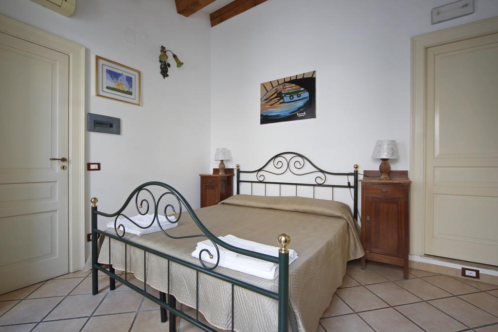 Ortigia Camere Con Vista Da Giulio B&B Syracuse Exterior foto