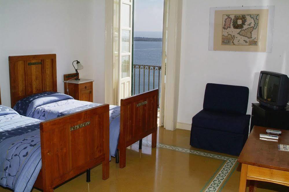 Ortigia Camere Con Vista Da Giulio B&B Syracuse Exterior foto